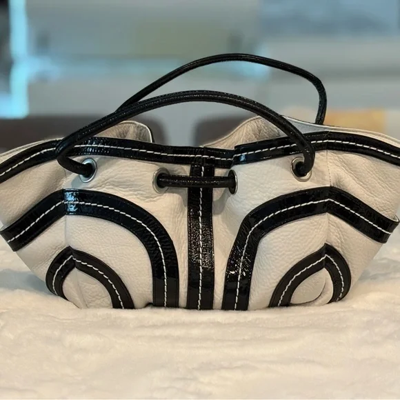 Kate Landry | White and Black Leather Purse Handbag | Like-New Condition - Picture 7 of 11